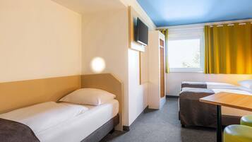 Quarto triplo | Escrivaninha, espaço de trabalho para notebook, quartos à prova de som