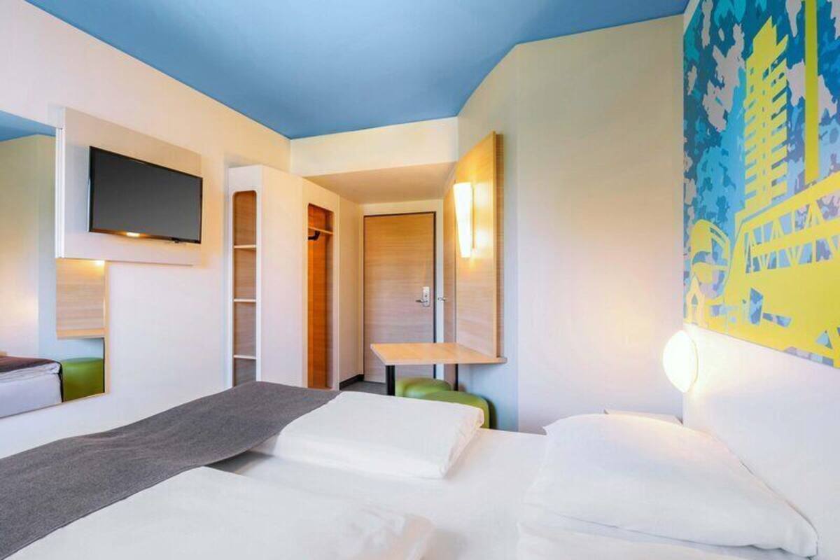 Double Room | Desk, laptop workspace, soundproofing, WiFi (free)