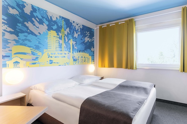 Escritorio y espacio para trabajar con un portátil