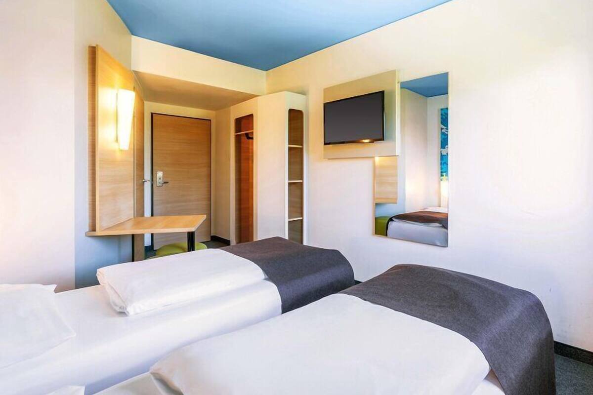 Twin Room | Desk, laptop workspace, soundproofing, WiFi (free)
