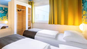 Desk, laptop workspace, soundproofing, free WiFi