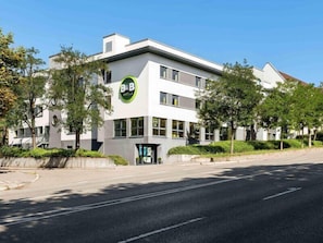 Exterior - B&B Hotel Stuttgart-City (Stuttgart)