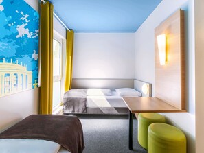 Desk, laptop workspace, soundproofing, free WiFi - B&B Hotel Stuttgart-City (Stuttgart)