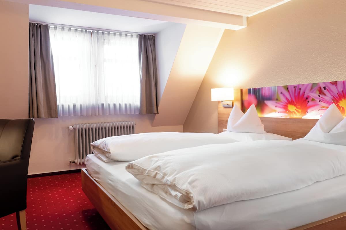 Comfort Double Room | Hypo-allergenic bedding, desk, blackout curtains, soundproofing