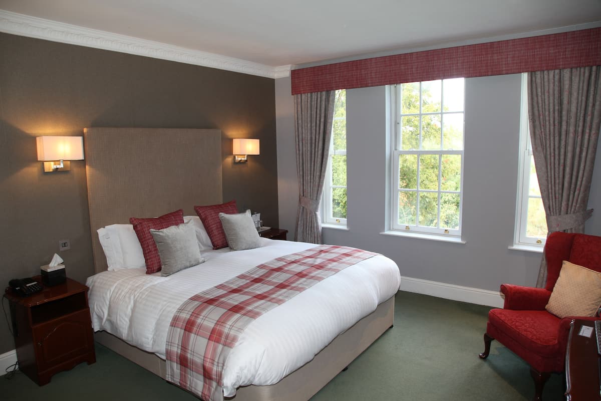 Standard Double Room | Desk, iron/ironing board (on request), rollaway beds (surcharge)