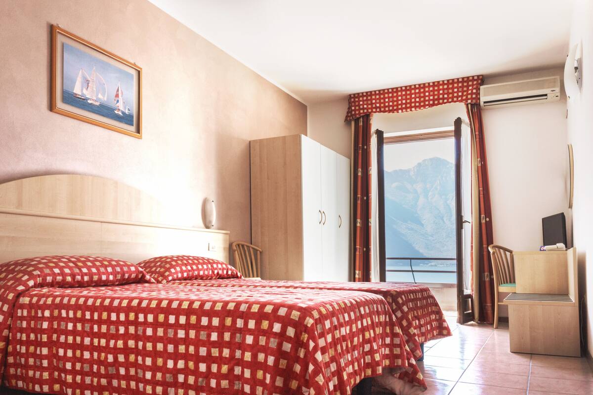 Classic Double or Twin Room, Balcony, Lake View