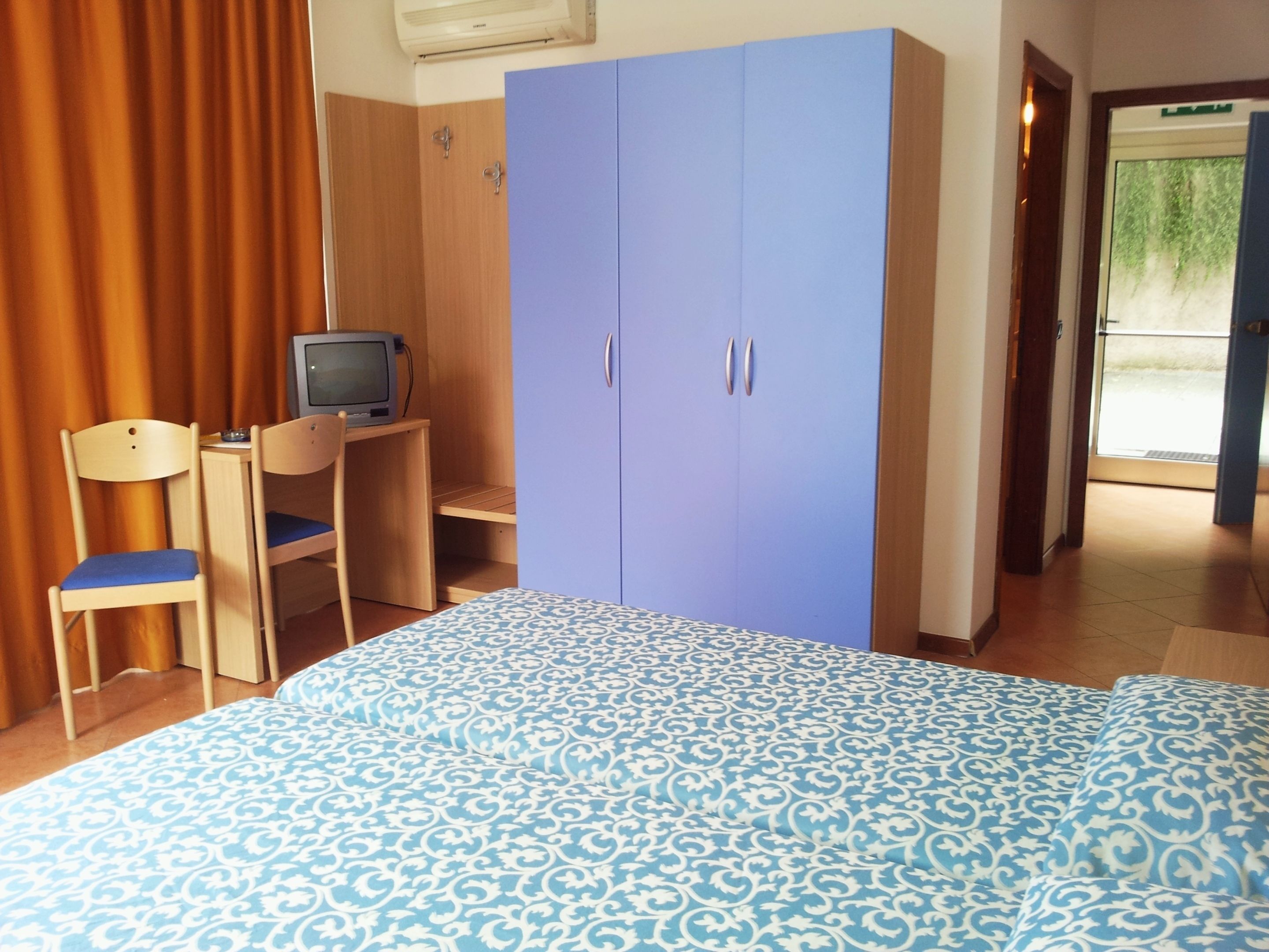 Cofres nos quartos, escrivaninha, berços (sobretaxa), Wi-Fi de cortesia