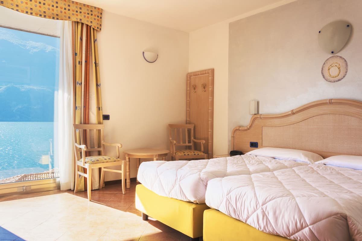 Superior Double or Twin Room, Balcony, Lake View