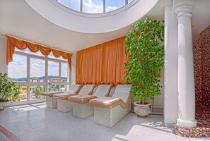 Couples treatment rooms, sauna, hot tub, steam room, hot springs