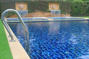 อ่างสปากลางแจ้ง