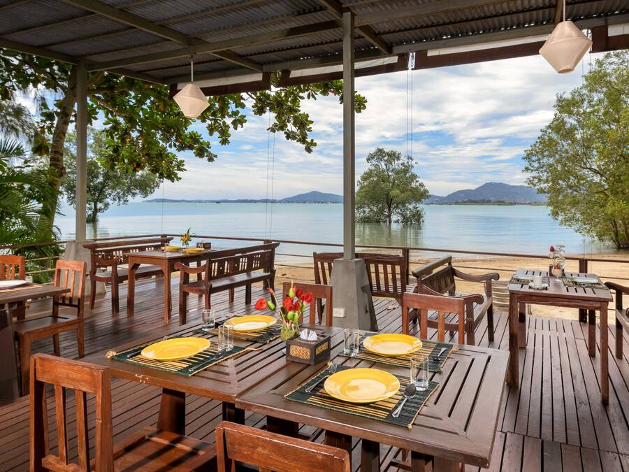 Se ofrece un desayuno a la carta (200 THB por persona)