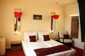 Apartment, 1 Bedroom, Non Smoking, Balcony | In-room safe, blackout drapes, free WiFi, bed sheets