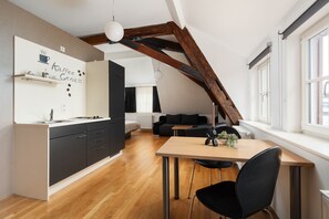 Apartment + Schlafcouch | Private kitchen | Espresso maker - campuszwei Hotel & Boardinghouse (Ludwigsburg)