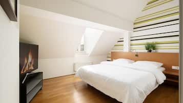 Hotel Room for Double Use | Desk, soundproofing, iron/ironing board, free WiFi