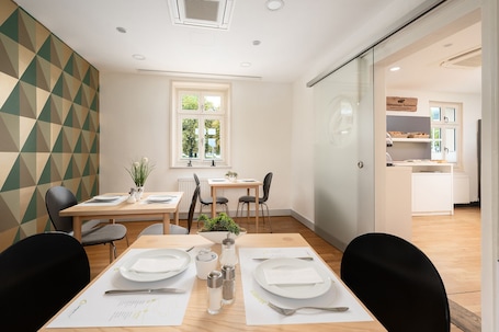 Desayuno buffet diario (EUR 11.99 por persona). campuszwei Hotel & Boardinghouse