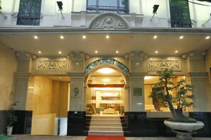 Front of property - Royal Gate Hotel (Hanoi)