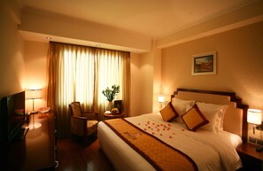 In-room safe, free WiFi - Royal Gate Hotel (Hanoi)