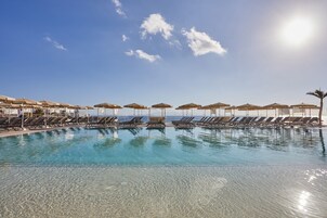 2 piscinas al aire libre