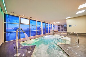 Un sauna, baño turco, tratamientos corporales, aromaterapia