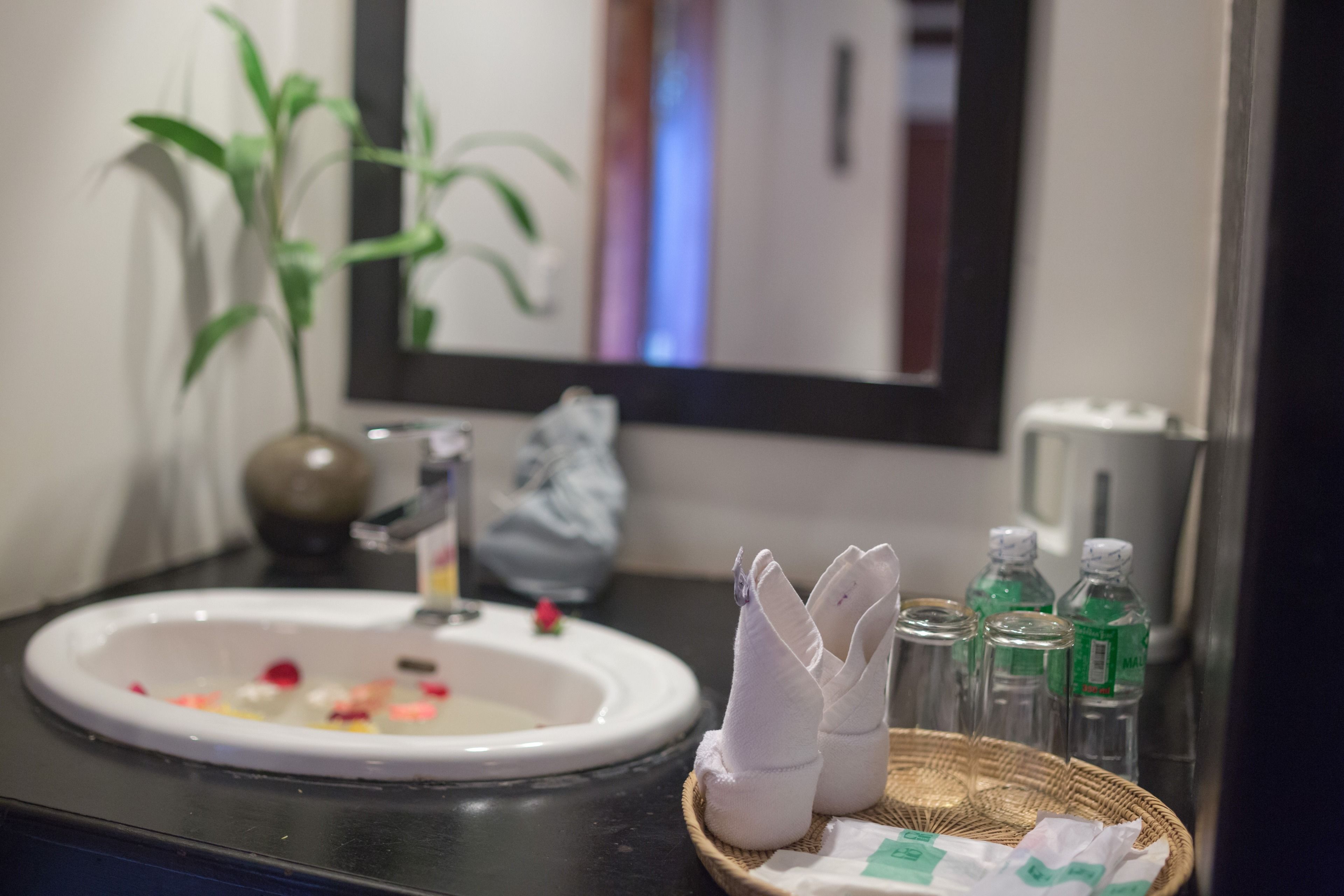 separate bathtub and shower, deep-soaking bathtub, rainfall showerhead