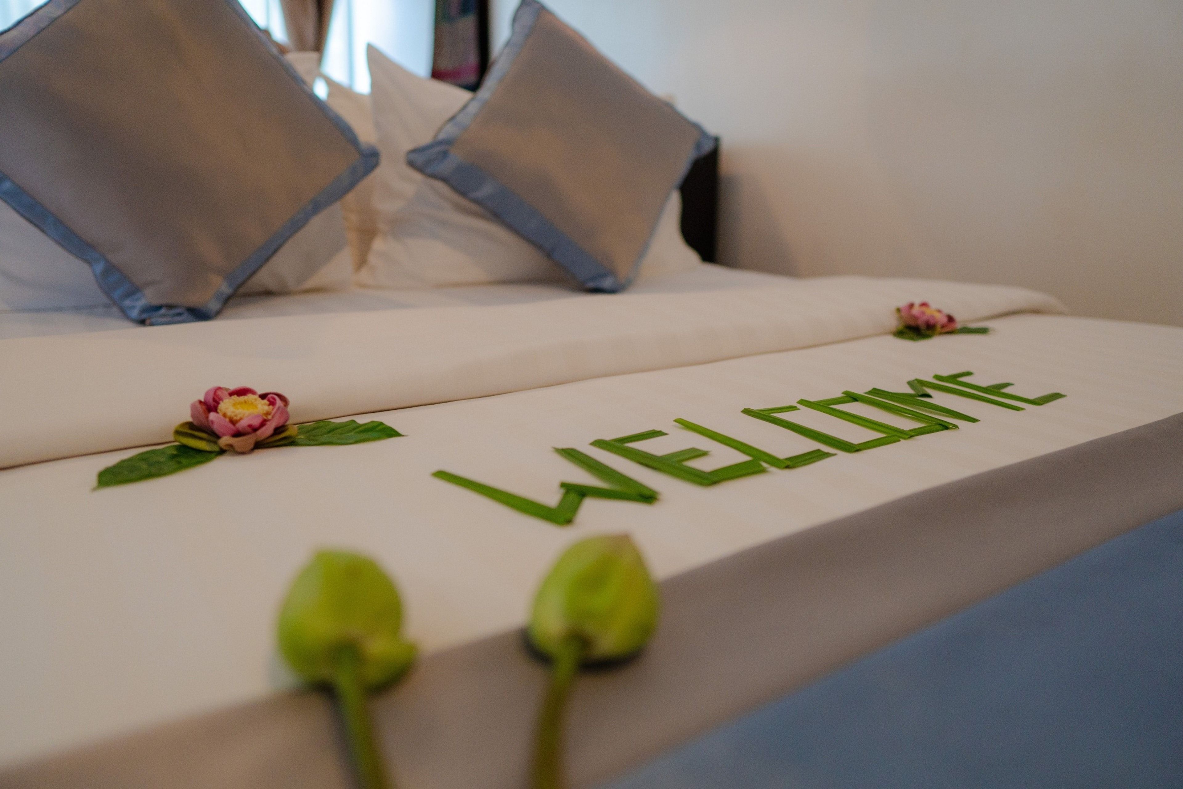 deluxe king or twin room, pool view - free pick up and transfer | memory-foam beds, minibar, in-room safe, desk