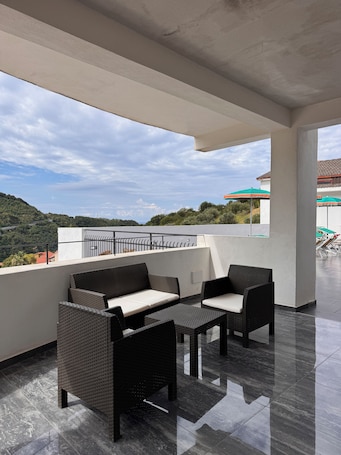 Terraza o patio. Luigiane B&B e Ristorante