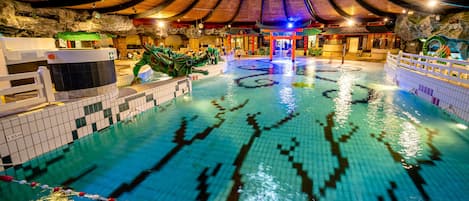 3 indoor pools, outdoor pool