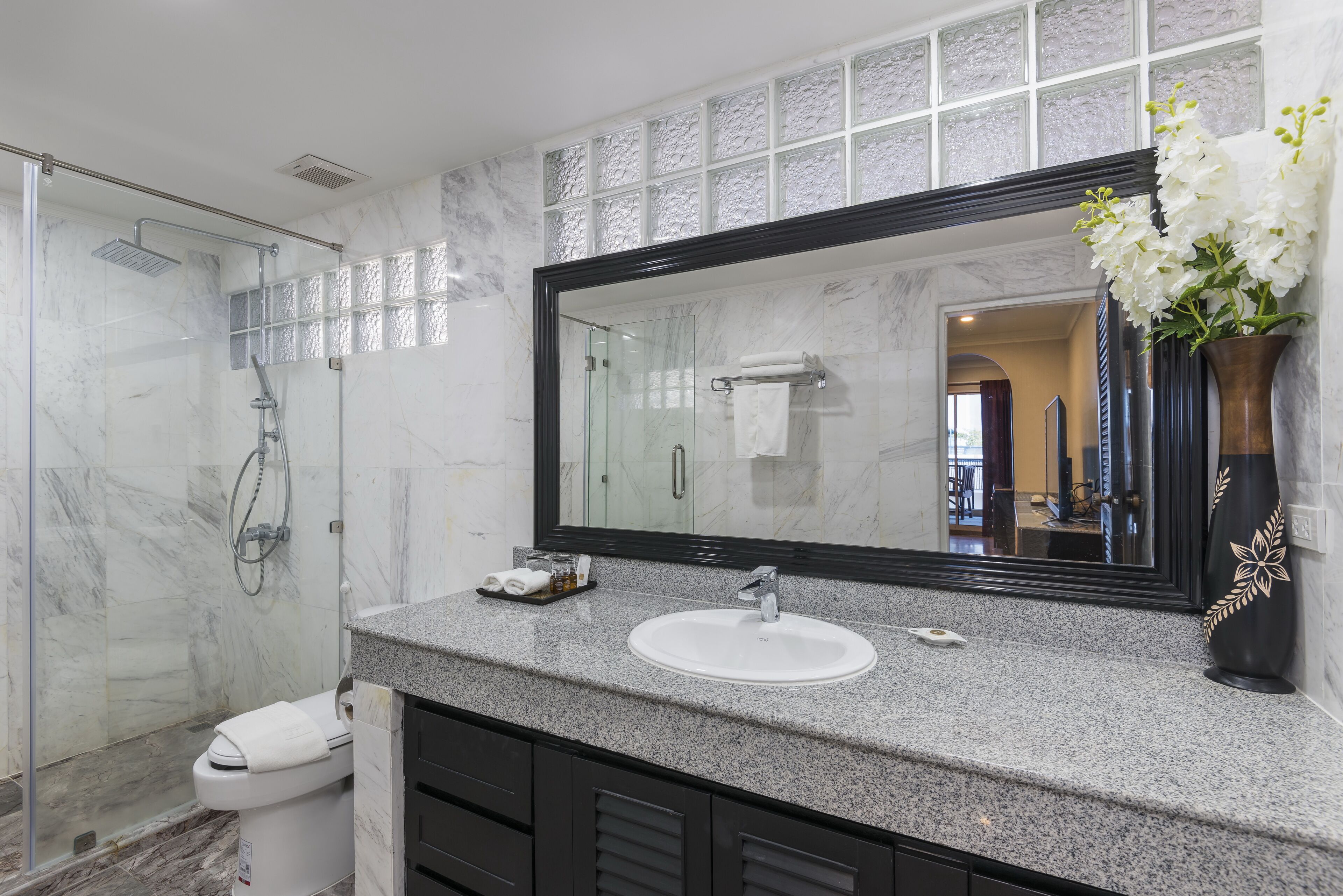 Photo - The Ambiance Hotel