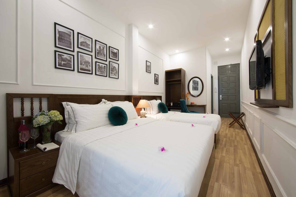 Family Room, City View | Living area | 32-inch LCD TV with satellite channels, TV, fireplace