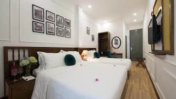 Family Room, City View | Living area | 32-inch LCD TV with satellite channels, TV, fireplace