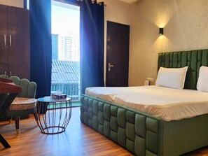 Executive Room | 1 bedroom, minibar, in-room safe, individually decorated - Hotel City Premier (Gurugram)