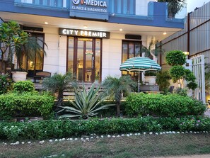 Front of property - Hotel City Premier (Gurugram)