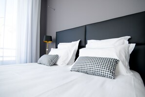Premium bedding, desk, blackout curtains, soundproofing - Les Capucins (Belfort)