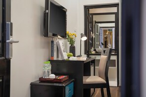 Quarto família | Frigobar, cofres nos quartos, escrivaninha