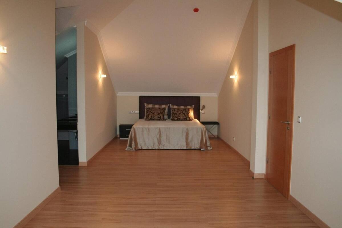 cots/infant beds, wheelchair access