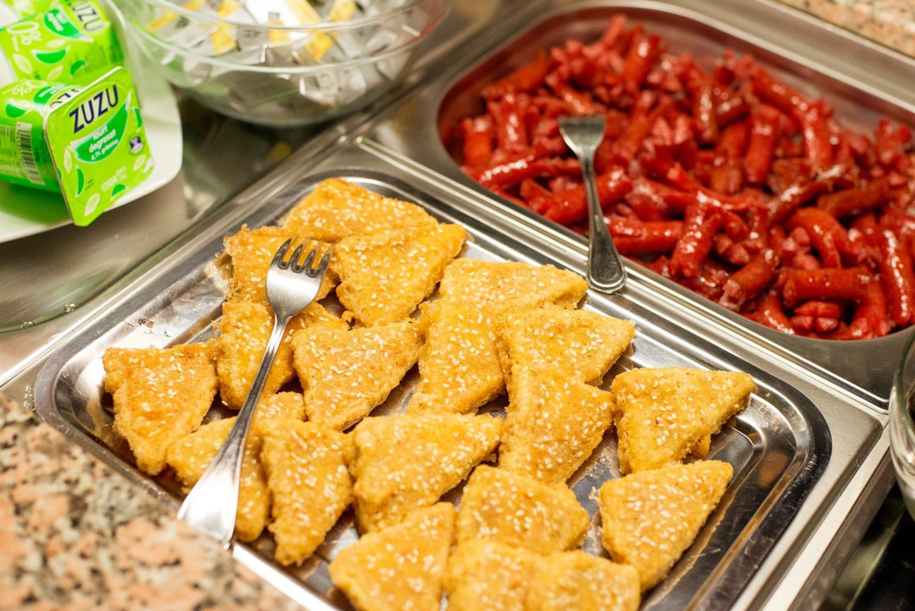 breakfast, lunch, dinner served; regional cuisine