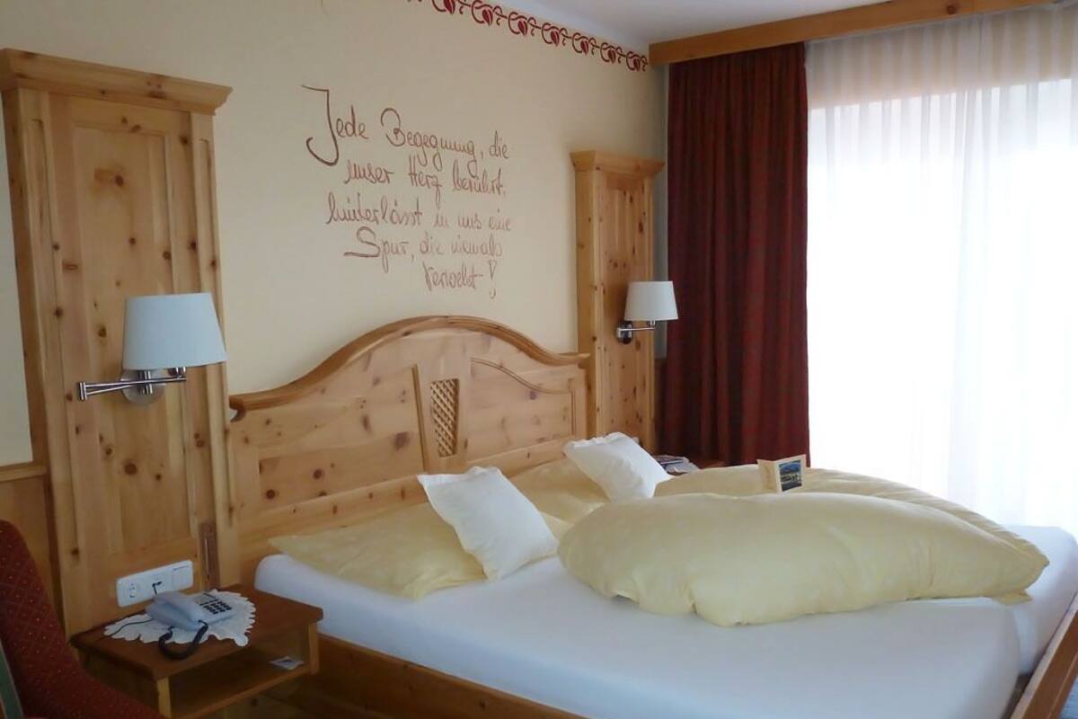 Classic Double or Twin Room | In-room safe, blackout drapes, WiFi (free)