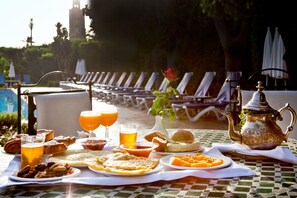 Free daily full breakfast - Hôtel Chems (Marrakech)