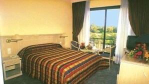 Minibar, cribs/infant beds, rollaway beds, WiFi (free) - Hotel Oumlil (Rabat)