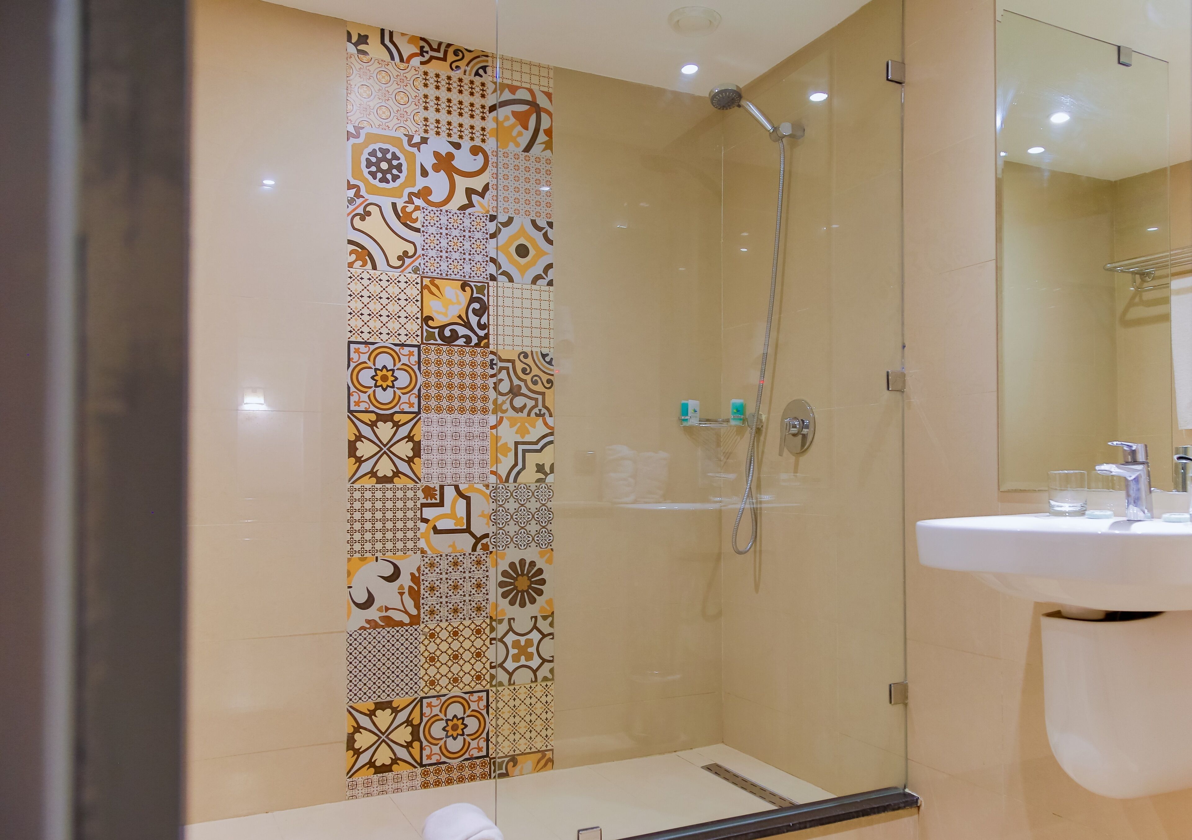 free toiletries, hair dryer, bidet, towels