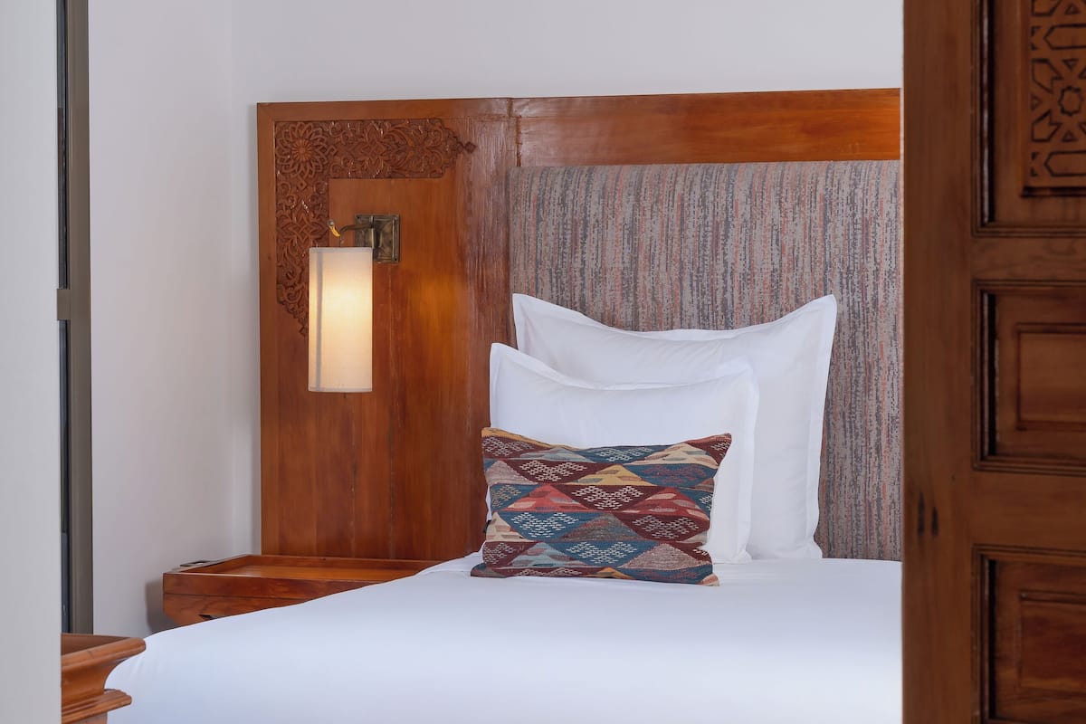 In-room safe, individually furnished, desk, laptop workspace