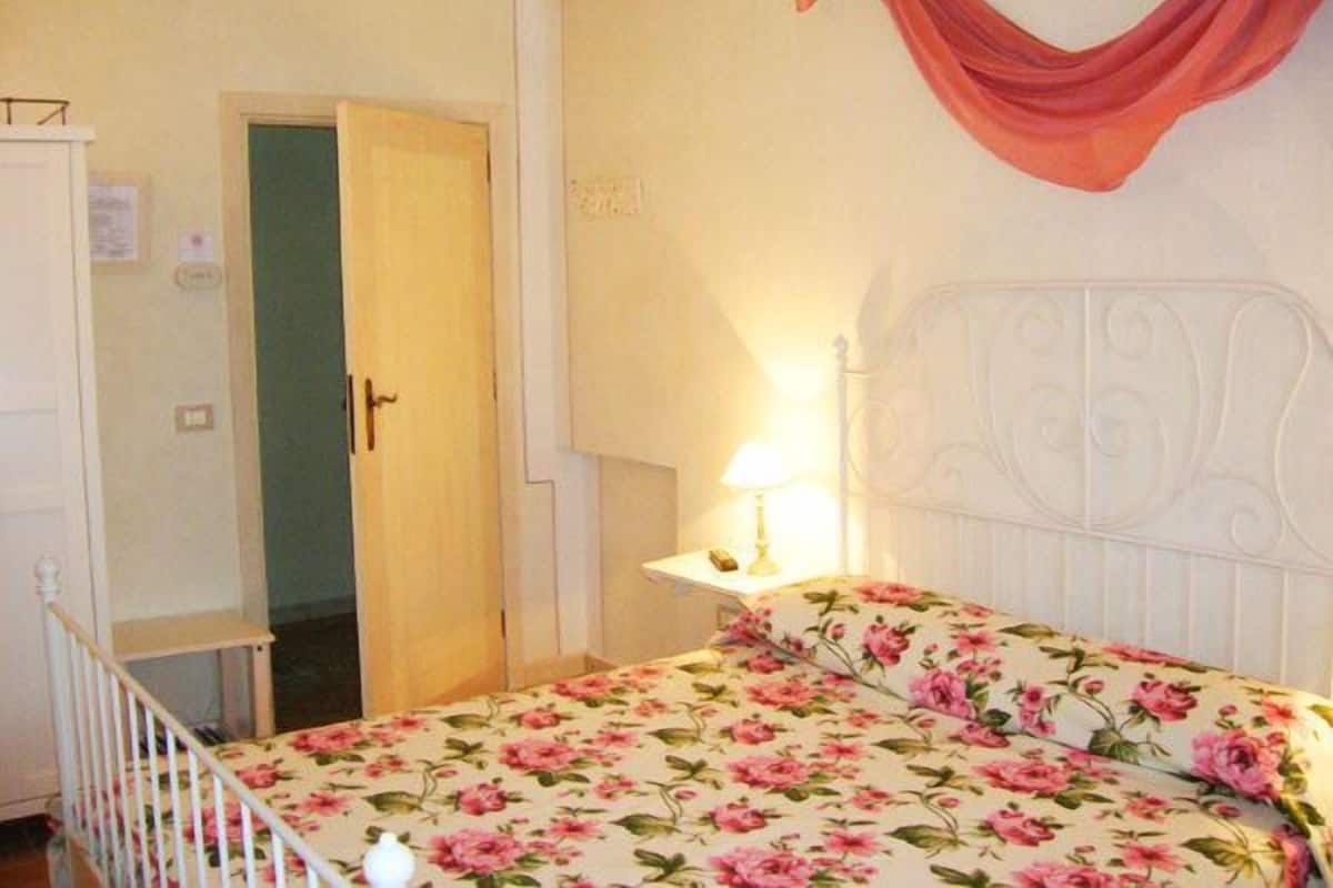Double Room Single Use | Desk, cribs/infant beds, free WiFi, bed sheets