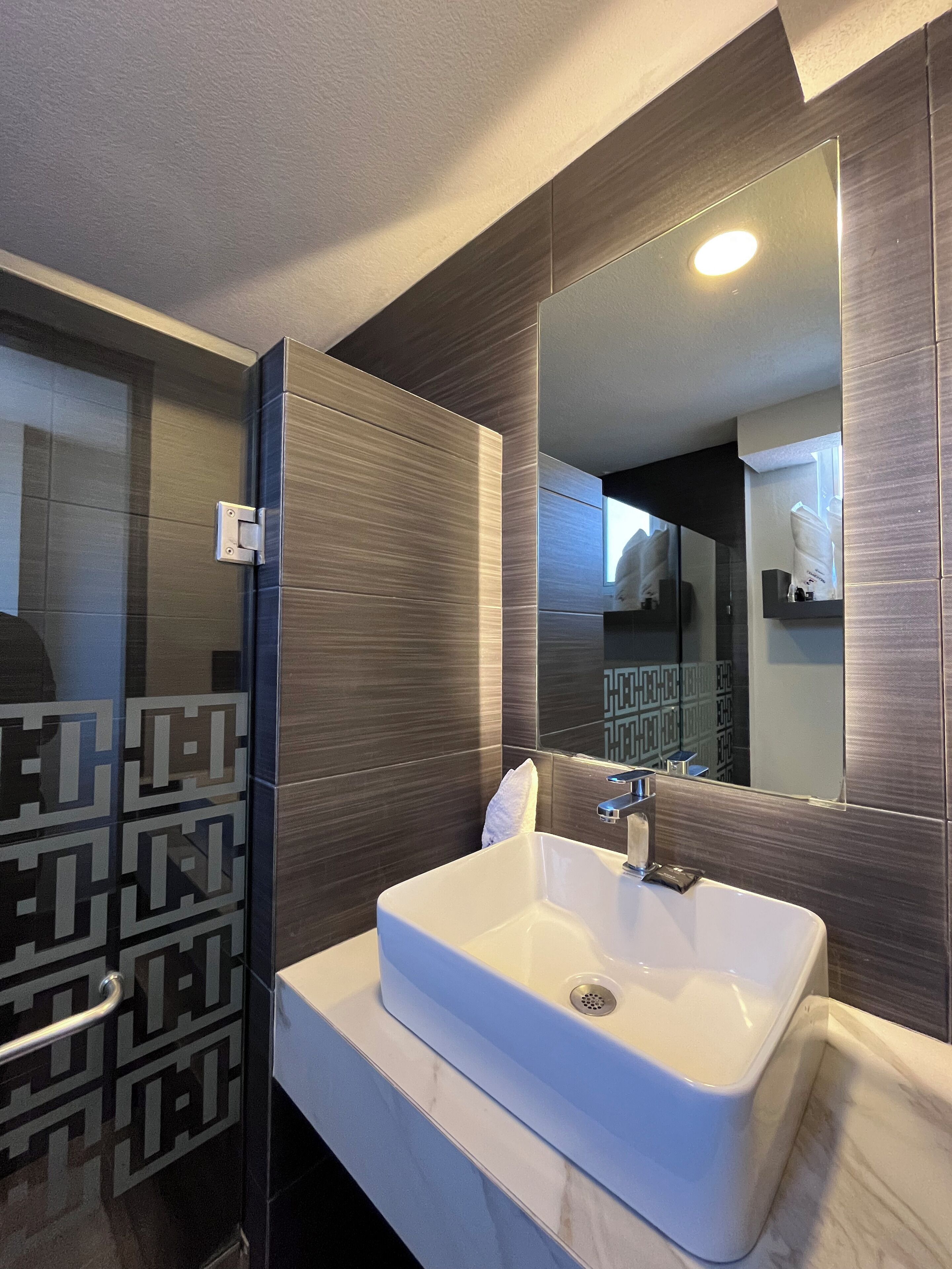 Habitación Deluxe, 1 cama de matrimonio grande | Escritorio, espacio para trabajar con un portátil, wifi gratis