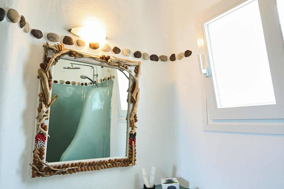 superior room, sea view | bathroom | shower, rainfall showerhead, free toiletries, hair dryer