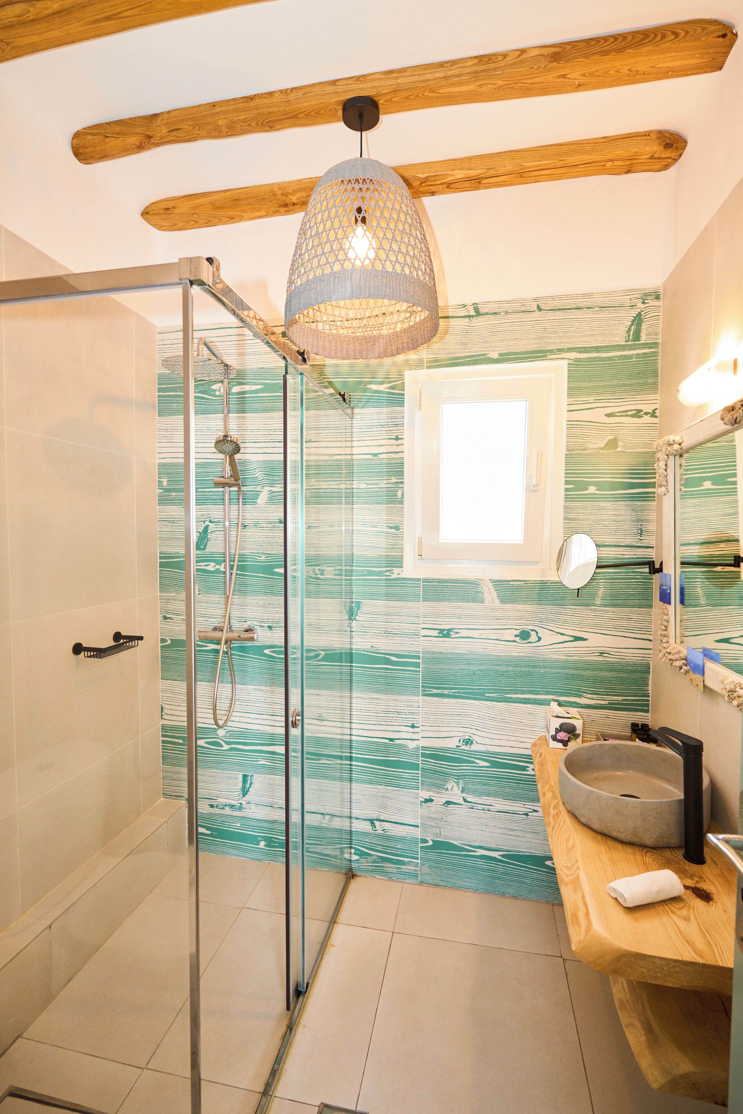 superior room, partial sea view | bathroom | shower, rainfall showerhead, free toiletries, hair dryer