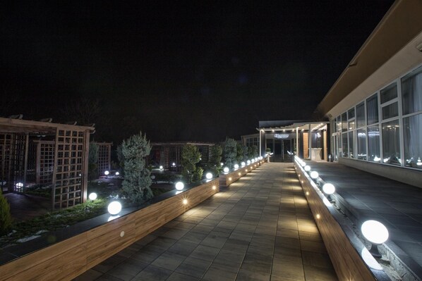 Property grounds - Hotel Craiovita (Craiova)