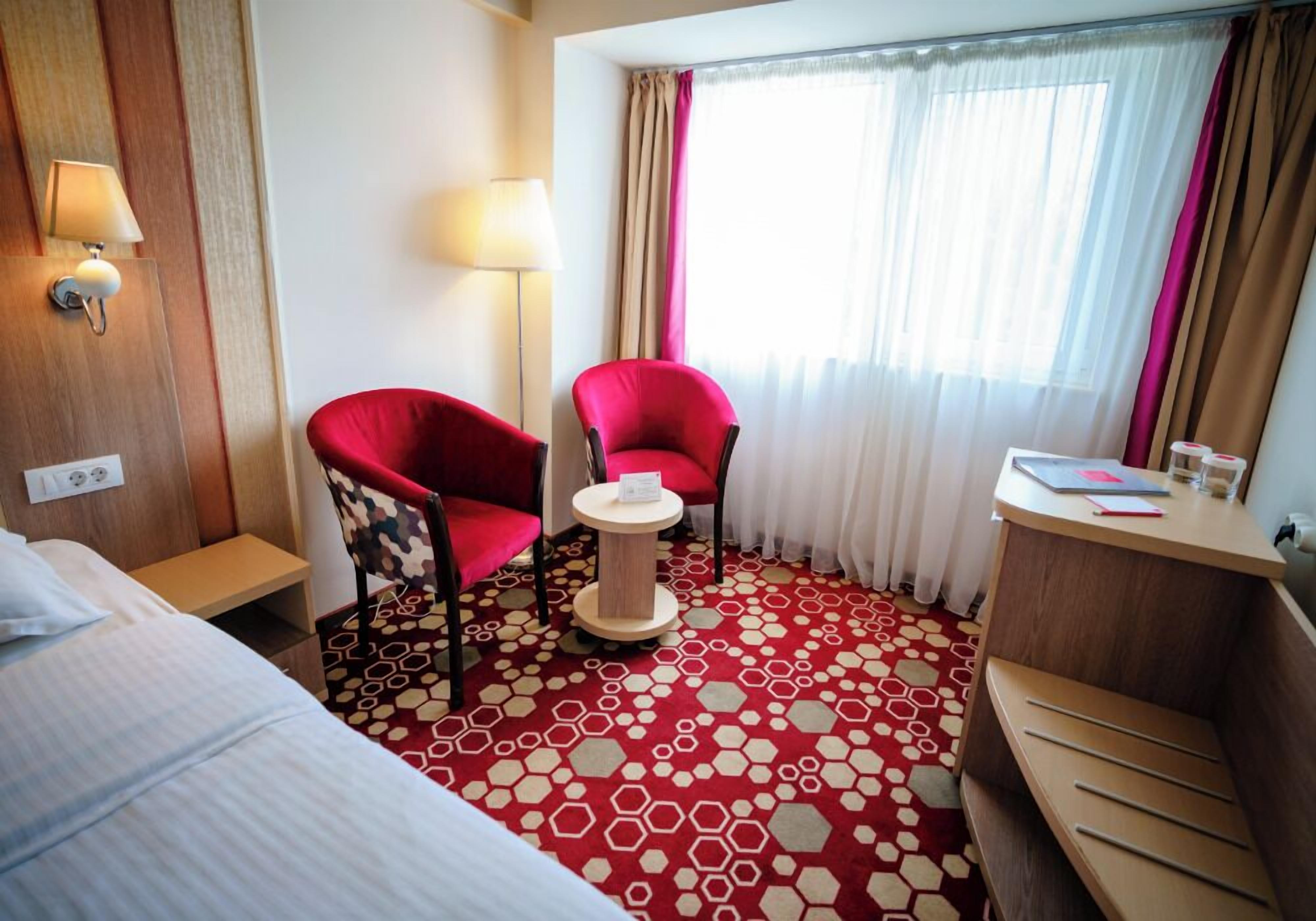 Classic-Doppelzimmer | Minibar, Zimmersafe, schallisolierte Zimmer, kostenloses WLAN