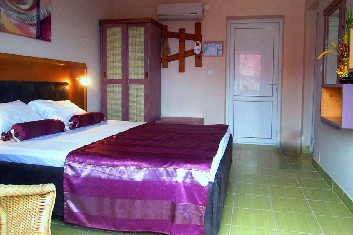 Design-Doppelzimmer, Balkon, Blick auf den Innenhof