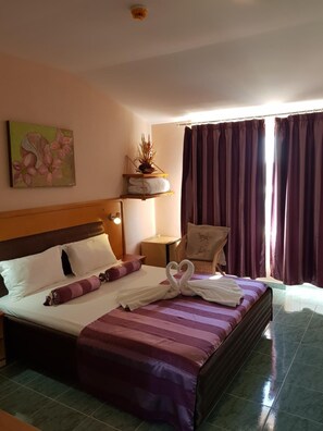 Minibar, schallisolierte Zimmer, kostenloses WLAN, Bettwäsche