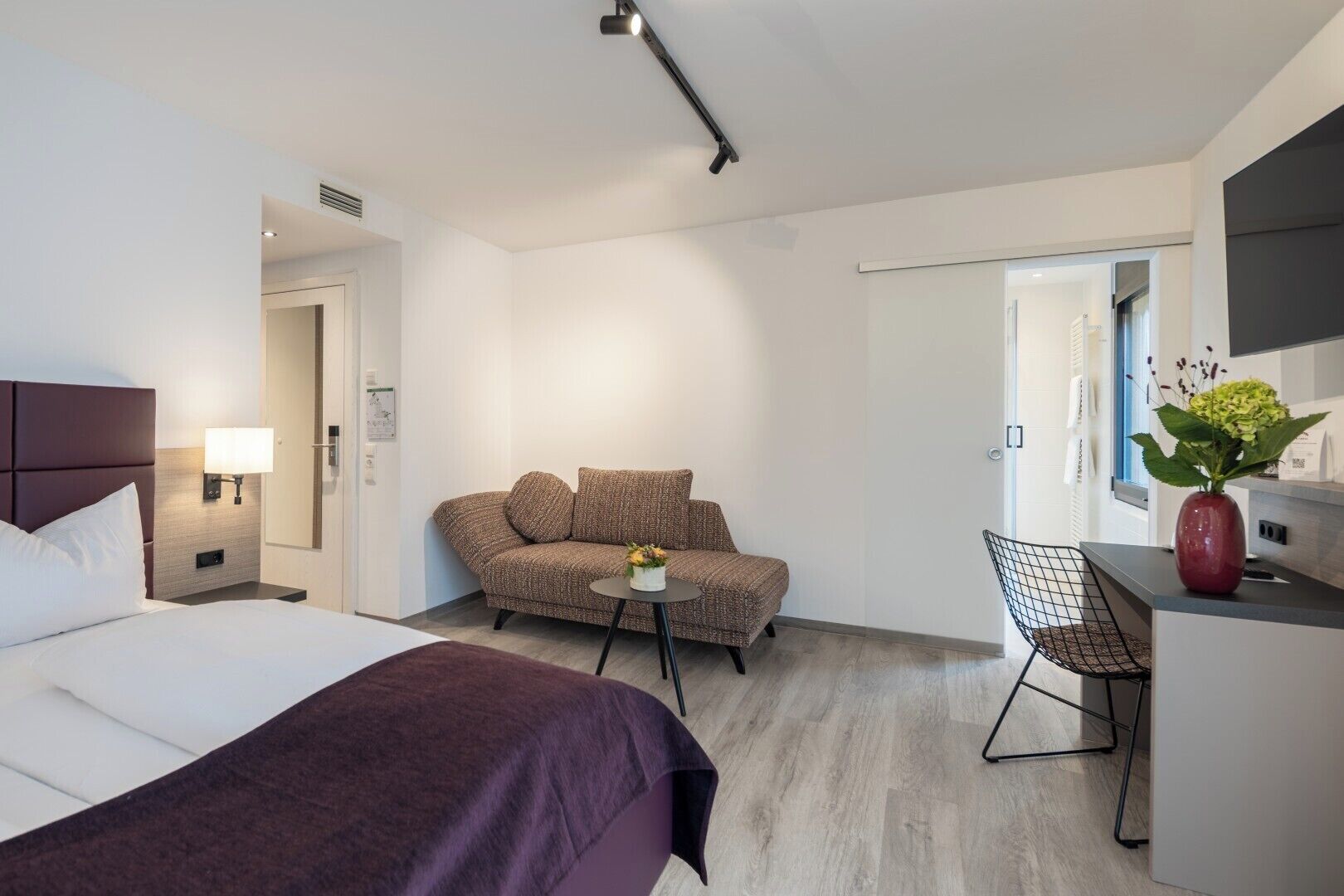 classic double room | hypo-allergenic bedding, in-room safe, desk, soundproofing